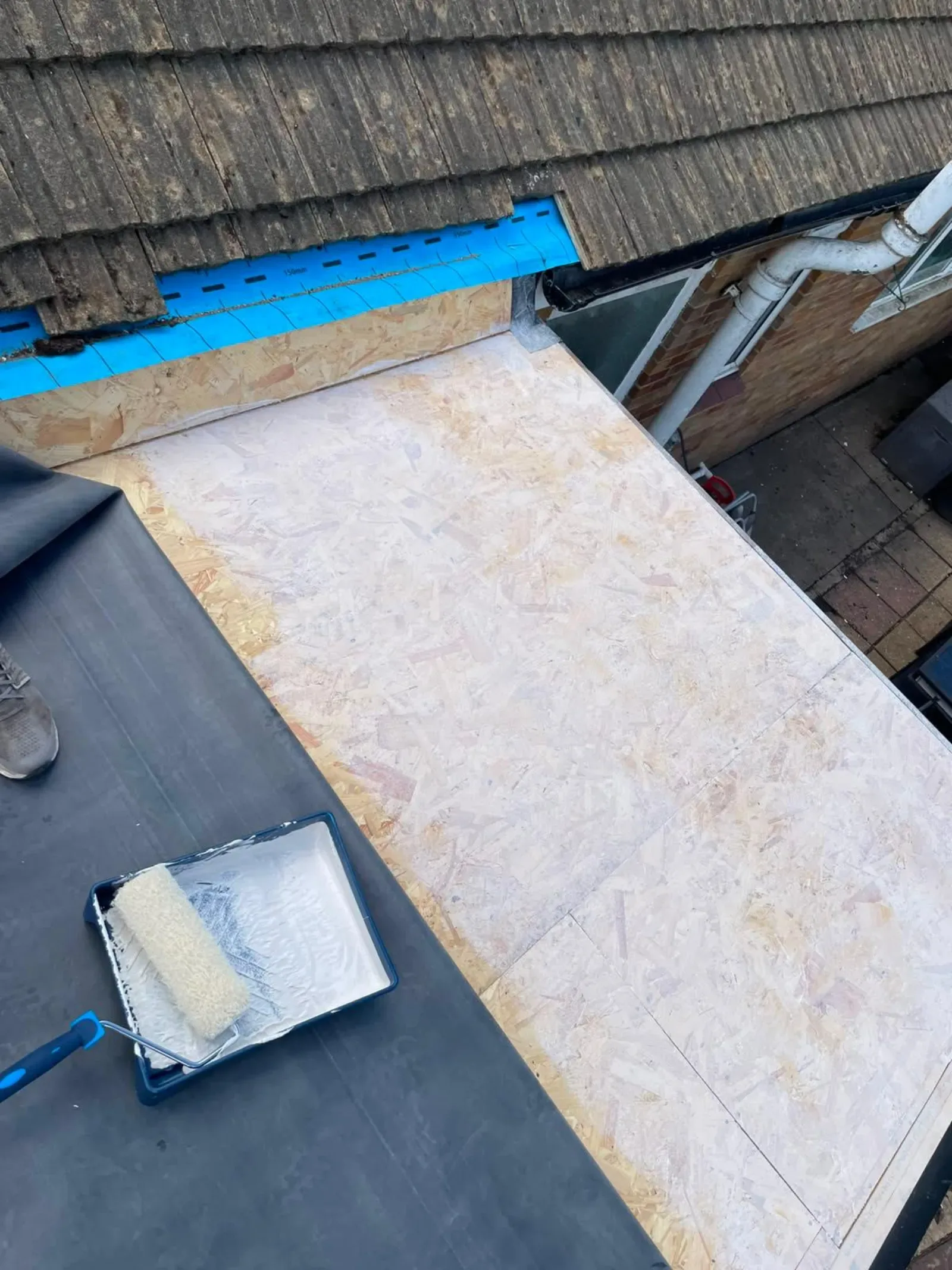 Flat roof stripped back to the joists and rebuilt in EPDM rubber, image 4